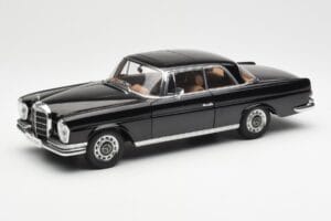 Mercedes 280 SE W111 Coupe Čierny AUTOart 1:18 76286 Kov