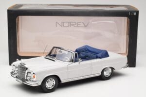 Mercedes 280 SE W111 Kabriolet Svetlošedý Norev 1:18 183530 Kov – obrázok 8 z 8