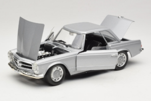 Mercedes 280 SL W113 Berlina Strieborný Techno Giodi 1:18 F14051030 Kov – obrázok 2 z 8