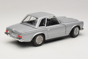Mercedes 280 SL W113 Berlina Strieborný Techno Giodi 1:18 F14051030 Kov – obrázok 3 z 8