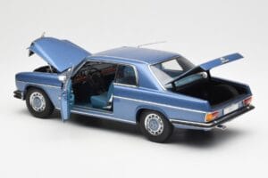 Mercedes 280C/8 W114 Coupe Modrý Metallic AUTOart 1:18 76187 Kov – obrázok 5 z 8