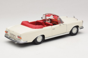 Mercedes 280 SE W108 Biely Maisto 1:18 52111 Kov – obrázok 3 z 8