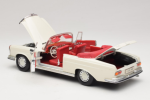 Mercedes 280 SE W108 Biely Maisto 1:18 52111 Kov – obrázok 5 z 8