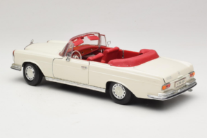 Mercedes 280 SE W108 Biely Maisto 1:18 52111 Kov – obrázok 7 z 8