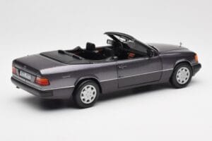 Mercedes 300 CE-24 W124 Kabriolet Fialový Metallic Norev 1:18 183567 Kov – obrázok 4 z 10