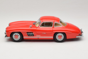 Mercedes 300 SL Gullwing Červený Minichamps 1:18 180039001 Kov – obrázok 4 z 8