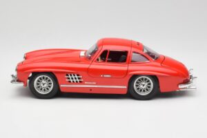 Mercedes 300 SL Červený Bburago 1:18 3015 Kov – obrázok 4 z 8