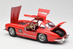Mercedes 300 SL Červený Bburago 1:18 3015 Kov – obrázok 5 z 8
