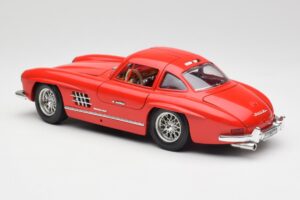 Mercedes 300 SL Červený Bburago 1:18 3015 Kov – obrázok 7 z 8