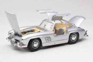 Mercedes 300 SL Strieborný Bburago 1:18 3013 Kov – obrázok 2 z 8