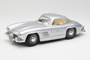 Mercedes 300 SL Strieborný Bburago 1:18 3013 Kov