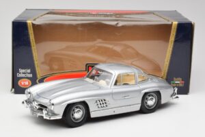 Mercedes 300 SL Strieborný Bburago 1:18 3013 Kov – obrázok 8 z 8