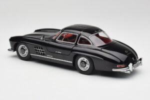 Mercedes 300 SL W198 Čierny Minichamps 1:18 180039004 Kov – obrázok 7 z 8