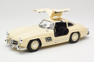Mercedes 300 SL W198 Krémový Minichamps 1:18 110037212 Kov – obrázok 2 z 8