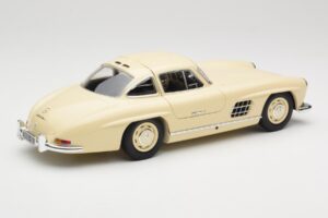 Mercedes 300 SL W198 Krémový Minichamps 1:18 110037212 Kov – obrázok 3 z 8
