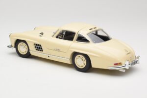 Mercedes 300 SL W198 Krémový Minichamps 1:18 110037212 Kov – obrázok 7 z 8