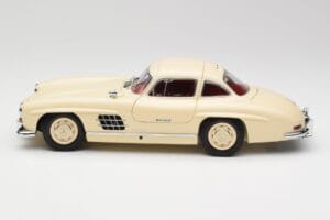 Mercedes 300 SL W198 Krémový S Červeným Interiérom Minichamps 1:18 180039002 Kov – obrázok 4 z 8