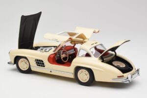 Mercedes 300 SL W198 Krémový S Červeným Interiérom Minichamps 1:18 180039002 Kov – obrázok 5 z 8