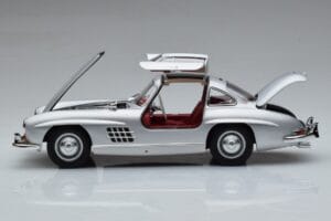 Mercedes 300 SL W198 Gullwing Norev 1:18 183850 Kov – obrázok 4 z 8