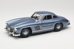 Mercedes 300 SL W198 Gullwing Light Blue Metallic Minichamps 1:18 110037220 Kov