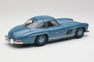 Mercedes 300 SL W198 Svetlo Modrý Minichamps 1:18 180039007 Kov – obrázok 3 z 8