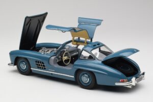 Mercedes 300 SL W198 Svetlo Modrý Minichamps 1:18 180039007 Kov – obrázok 5 z 8