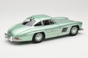 Mercedes 300 SL W198 Gullwing Light Green Metallic Minichamps 1:18 110037221 Kov – obrázok 3 z 8