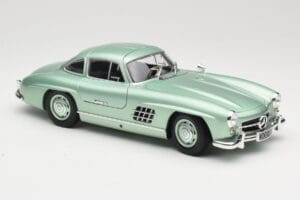 Mercedes 300 SL W198 Gullwing Light Green Metallic Minichamps 1:18 110037221 Kov – obrázok 6 z 8