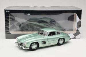 Mercedes 300 SL W198 Gullwing Light Green Metallic Minichamps 1:18 110037221 Kov – obrázok 8 z 8