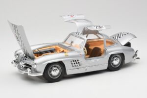 Mercedes 300 SL W198 #295 1954 Bburago 1:18 32813 Kov – obrázok 2 z 8