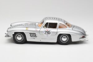 Mercedes 300 SL W198 #295 1954 Bburago 1:18 32813 Kov – obrázok 4 z 8
