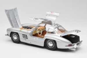 Mercedes 300 SL W198 #295 1954 Bburago 1:18 32813 Kov – obrázok 5 z 8
