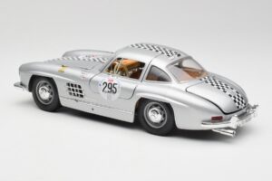 Mercedes 300 SL W198 #295 1954 Bburago 1:18 32813 Kov – obrázok 7 z 8