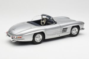 Mercedes 300 SL W198 Roadster Silver Metallic Minichamps 1:18 180039030 Kov – obrázok 3 z 8