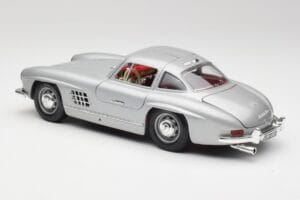 Mercedes 300 SL W198 Gullwing Silver Šedý Bburago 1:18 3513 Kov – obrázok 7 z 8