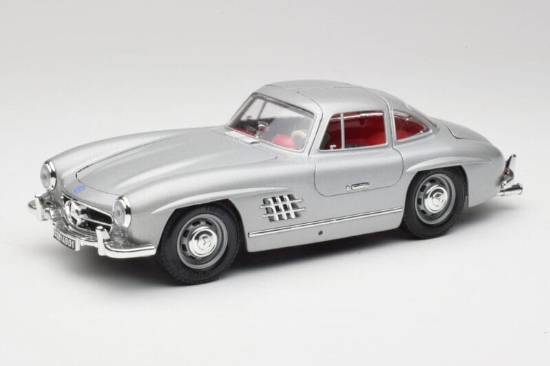 Mercedes 300 SL W198 Gullwing Silver Šedý Bburago 1:18 3513 Kov