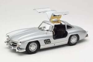 Mercedes 300 SL W198 Gullwing Strieborný Minichamps 1:18 110037210 Kov – obrázok 2 z 8