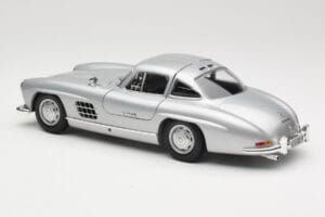 Mercedes 300 SL W198 Gullwing Strieborný Minichamps 1:18 110037210 Kov – obrázok 7 z 8