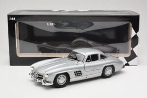 Mercedes 300 SL W198 Gullwing Strieborný Minichamps 1:18 110037210 Kov – obrázok 8 z 8