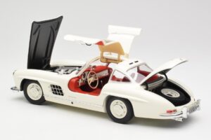 Mercedes 300 SL W198 Biely Minichamps 1:18 180039006 Kov – obrázok 5 z 8