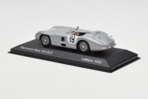 Mercedes 300 SLR #19 J.M. Fangio / S. Moss 24 Hours of Le Mans 1955 Minichamps 1:43 B66040253 Kov – obrázok 3 z 4