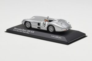 Mercedes 300 SLR #19 P. Levegh / J. Fitch 24 Hours of Le Mans 1955 Minichamps 1:43 432553000 Kov – obrázok 3 z 4