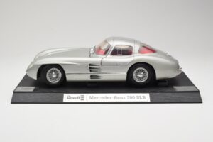 Mercedes 300 SLR Strieborný Revell 1:12 08851 Kov – obrázok 4 z 8