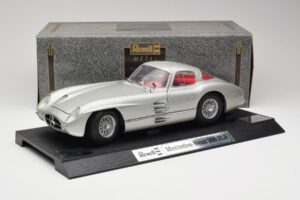 Mercedes 300 SLR Strieborný Revell 1:12 08851 Kov – obrázok 8 z 8