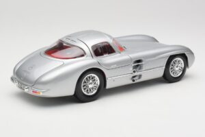 Mercedes 300 SLR Uhlenhaut Coupe Strieborný Maisto 1:18 36898 Kov – obrázok 3 z 8