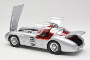 Mercedes 300 SLR Uhlenhaut Coupe Strieborný Maisto 1:18 36898 Kov – obrázok 5 z 8