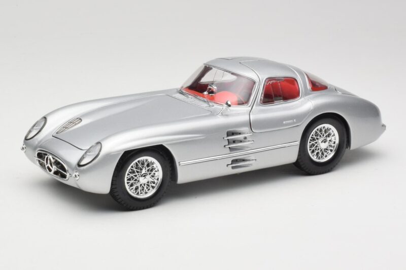 Mercedes 300 SLR Uhlenhaut Coupe Strieborný Maisto 1:18 36898 Kov