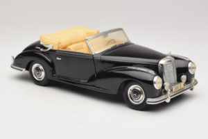 Mercedes 300S Čierny Maisto 1:18 52116-P1 Kov – obrázok 6 z 8