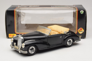 Mercedes 300S Čierny Maisto 1:18 52116-P1 Kov – obrázok 8 z 8
