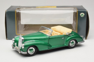 Mercedes 300S Cabriolet Green Metallic Maisto 1:18 52116 Kov – obrázok 7 z 7